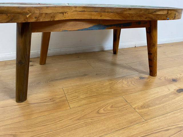 Bootwood by WMK I Einzigartiger formschöne Nierentisch mit bunter Patchwork Tischplatte I handgefertigtes Unikat aus altem Bootsholz l Teakholz massiv I Couchtisch Coffee Table Berlin Köln NRW Bayern