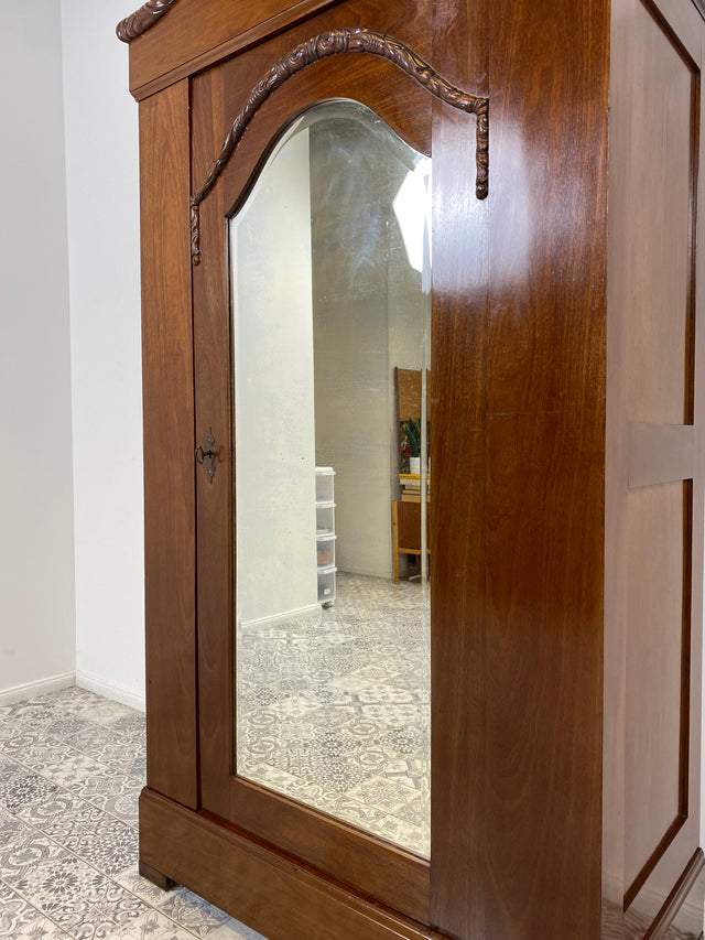 WMK Wunderschöner und gut erhaltener antiker Kleiderschrank aus vollem Holz mit Spiegel & feinen Holzschnitzereien # Schrank Dielenschrank Vertiko Wardrobe Garderobe Wäscheschrank Jugendstil Vintage