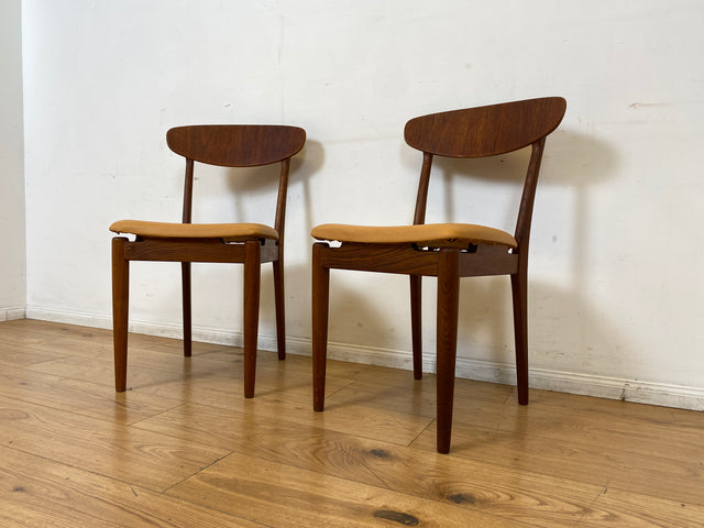 WMK I Stilvoller skandinavischer Mid-Century Designer Esszimmerstuhl von Farstrup aus Teakholz mit Kunstleder Bezug