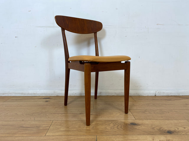 WMK I Stilvoller skandinavischer Mid-Century Designer Esszimmerstuhl von Farstrup aus Teakholz mit Kunstleder Bezug