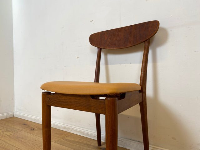 WMK I Stilvoller skandinavischer Mid-Century Designer Esszimmerstuhl von Farstrup aus Teakholz mit Kunstleder Bezug
