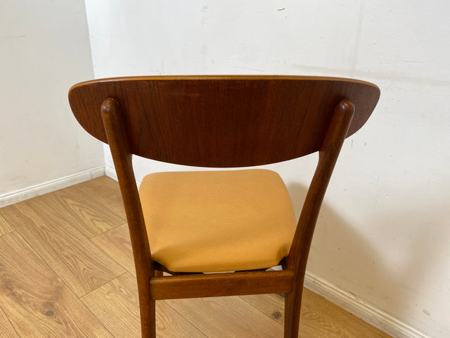 WMK I Stilvoller skandinavischer Mid-Century Designer Esszimmerstuhl von Farstrup aus Teakholz mit Kunstleder Bezug