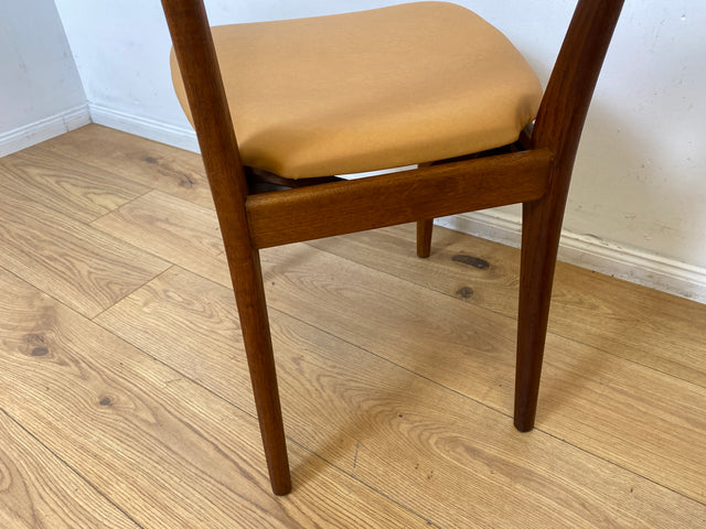WMK I Stilvoller skandinavischer Mid-Century Designer Esszimmerstuhl von Farstrup aus Teakholz mit Kunstleder Bezug
