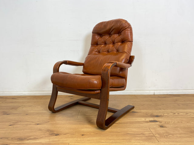 WMK 1/2 Formschöner, sehr bequemer & gut erhaltener skandinavischer Ledersessel mit gestepptem Echtleder # Sessel Lesesessel Relaxsessel Easy Chair Fernsehsessel Leder Vintage Mid-Century # Stückpreis