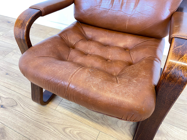 WMK 1/2 Formschöner, sehr bequemer & gut erhaltener skandinavischer Ledersessel mit gestepptem Echtleder # Sessel Lesesessel Relaxsessel Easy Chair Fernsehsessel Leder Vintage Mid-Century # Stückpreis