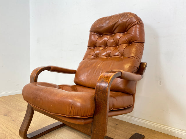 WMK 1/2 Formschöner, sehr bequemer & gut erhaltener skandinavischer Ledersessel mit gestepptem Echtleder # Sessel Lesesessel Relaxsessel Easy Chair Fernsehsessel Leder Vintage Mid-Century # Stückpreis