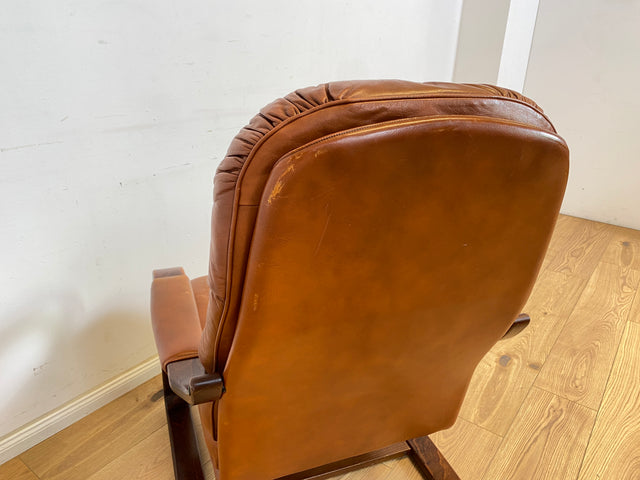 WMK 1/2 Formschöner, sehr bequemer & gut erhaltener skandinavischer Ledersessel mit gestepptem Echtleder # Sessel Lesesessel Relaxsessel Easy Chair Fernsehsessel Leder Vintage Mid-Century # Stückpreis