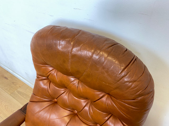 WMK 1/2 Formschöner, sehr bequemer & gut erhaltener skandinavischer Ledersessel mit gestepptem Echtleder # Sessel Lesesessel Relaxsessel Easy Chair Fernsehsessel Leder Vintage Mid-Century # Stückpreis