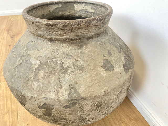 Boatwood by WMK # Wunderschöne antike Bodenvase / Wasserbehälter von der Insel Bali, ca. 100 Jahre alt, aus Terracotta mit Alterspatina # Vase Amphore Topf Gartenurne Dekoration Terrakotta-Vase Blumentopf Vintage