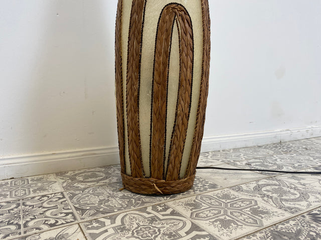 WMK Kunstvolle & gut erhaltene Bodenlampe , 120cm, zweistrahlig, vermutlich aus Indien, strukturiertes Plexiglas mit Flechtarbeiten # Stehlampe Stehleuchte Bodenleuchte Lampe Leuchte Licht Bodenvase