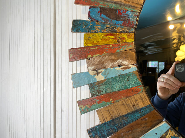 Boatwood by WMK # Wunderschöner Wandspiegel , Patchwork aus altem Bootsholz, ein handgefertigtes Unikat aus massivem Teakholz # bunter Spiegel Badspiegel Bootsmöbel Kunstwerk Industrial Art Upcycling