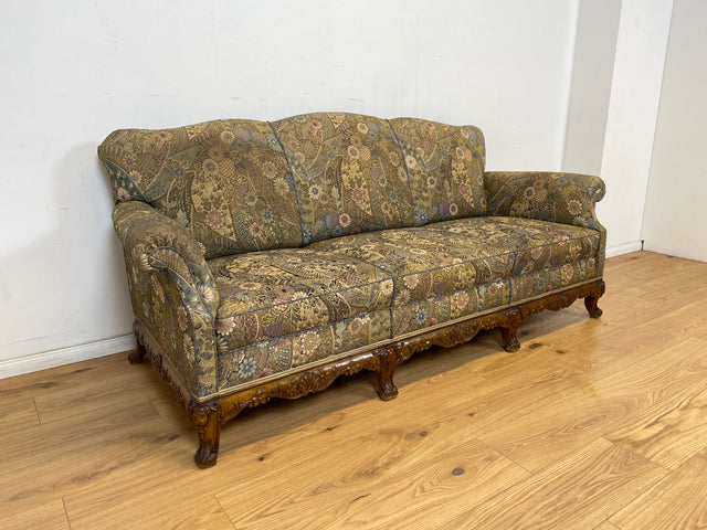 WMK Wunderschönes & gut erhaltenes 60er Jahre Sofa im Barock Stil mit tollem Bezug, reichverziertem Holzrahmen & bequemen Federkern # Couch 3-Sitzer Sitzgarnitur Rokoko Chippendale Stilmöbel Vintage