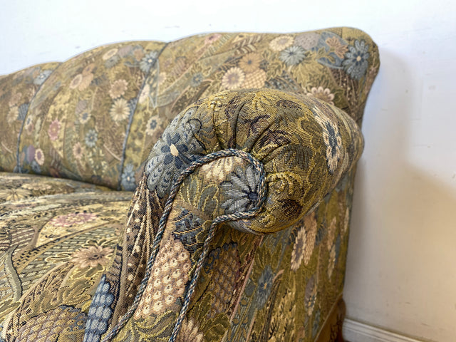 WMK Wunderschönes & gut erhaltenes 60er Jahre Sofa im Barock Stil mit tollem Bezug, reichverziertem Holzrahmen & bequemen Federkern # Couch 3-Sitzer Sitzgarnitur Rokoko Chippendale Stilmöbel Vintage