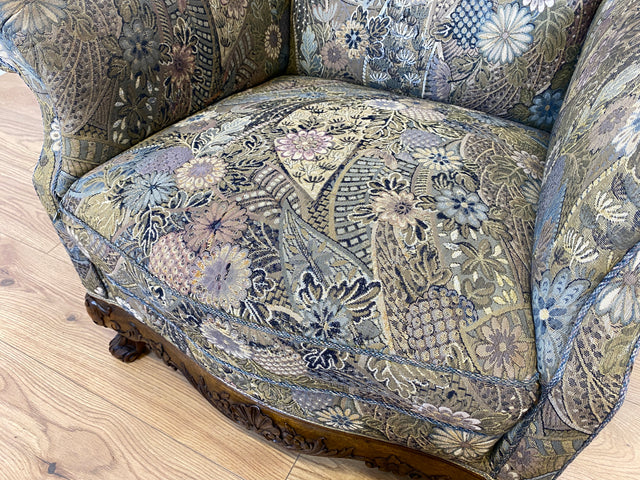 WMK Wunderschöner und gut erhaltener schwedischer 60er Jahre Sessel mit reichverziertem Holzrahmen & bequemen Federkern # Lesessessel Armchair Sitzgarnitur Rokoko Barock Chippendale Stilmöbel Vintage
