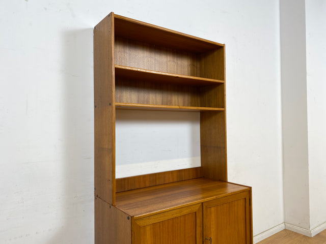 WMK Stilvoller skandinavischer 70er Jahre Bücherschrank aus vollem Holz in Teak, abschließbar mit verstellbaren Regalböden # Bücherregal Regal Kommode Highboard Sideboard Vintage Mid-Century Teakholz