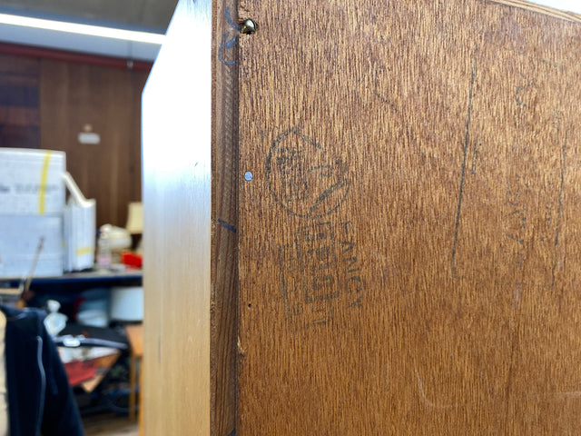 WMK Stilvoller skandinavischer 70er Jahre Bücherschrank aus vollem Holz in Teak, abschließbar mit verstellbaren Regalböden # Bücherregal Regal Kommode Highboard Sideboard Vintage Mid-Century Teakholz