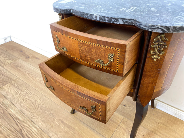 WMK Sehr elegante dänische Stilmöbel Kommode aus vollem Holz mit Marmor Auflage, Schubladen und Messingbeschlägen # Schubladenkommode Marmorkommode Flurkommode Beistelltisch Rokoko Barock Vintage