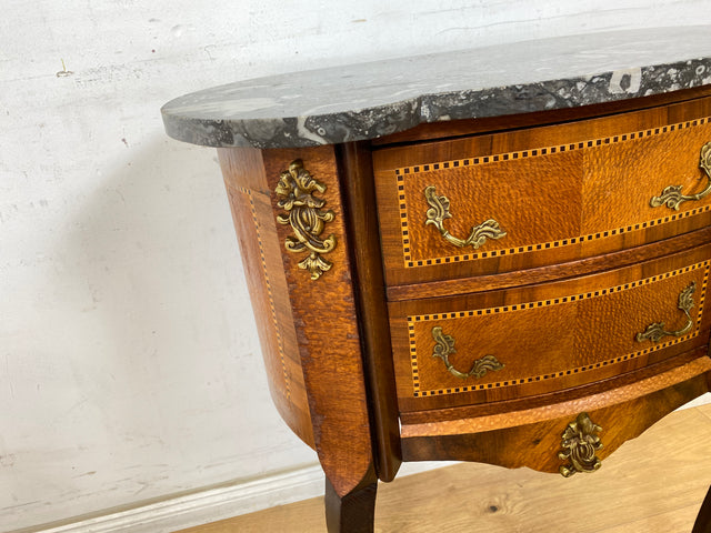 WMK Sehr elegante dänische Stilmöbel Kommode aus vollem Holz mit Marmor Auflage, Schubladen und Messingbeschlägen # Schubladenkommode Marmorkommode Flurkommode Beistelltisch Rokoko Barock Vintage