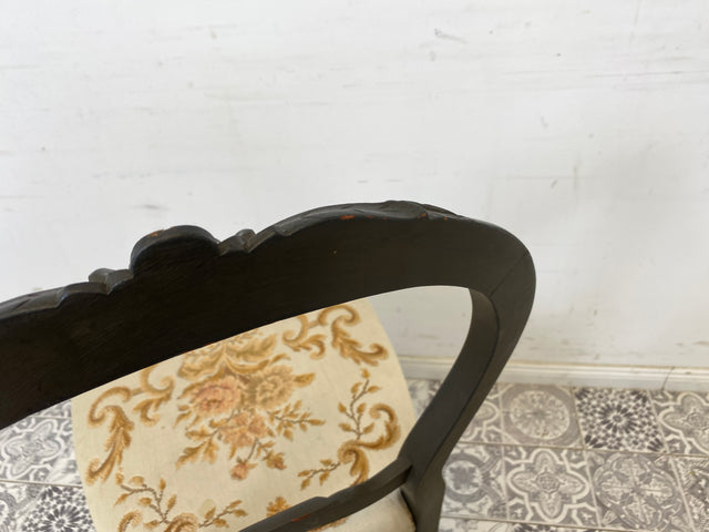 WMK 1/2 Formschöner und gut erhaltener 60er Jahre Stuhl im Biedermeier Stil mit wunderschönem jedoch etwas fleckigem Bezug # Esszimmerstuhl Salonstuhl Küchenstuhl Stühle Vintage # Stückpreis
