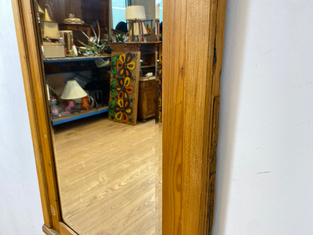 WMK Sehr schöner und gut erhaltener antiker Wandspiegel mit handverziertem Echtholz Rahmen und leicht blindem original Spiegelglas # Spiegel Holzspiegel Holzrahmen Flurgarderobe Jugendstil Vintage