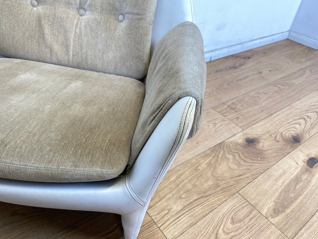 WMK 1/2 Formschöner und bequemer 70er Jahre Space Age Schalensessel mit Originalbezug und in Kunstleder bezogener Sitzschale # Sessel Armchair Stuhl Clubsessel Cocktailsessel Lesesessel Vintage Retro