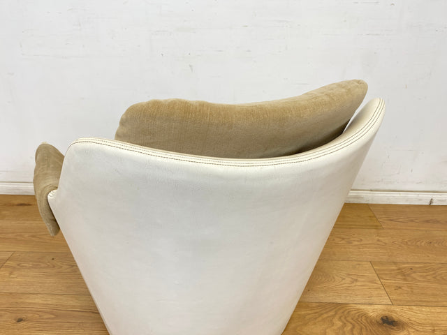 WMK 1/2 Formschöner und bequemer 70er Jahre Space Age Schalensessel mit Originalbezug und in Kunstleder bezogener Sitzschale # Sessel Armchair Stuhl Clubsessel Cocktailsessel Lesesessel Vintage Retro