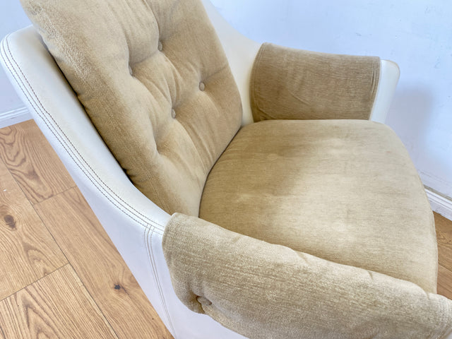 WMK 1/2 Formschöner und bequemer 70er Jahre Space Age Schalensessel mit Originalbezug und in Kunstleder bezogener Sitzschale # Sessel Armchair Stuhl Clubsessel Cocktailsessel Lesesessel Vintage Retro
