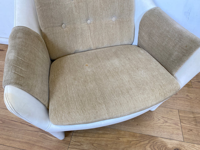 WMK 1/2 Formschöner und bequemer 70er Jahre Space Age Schalensessel mit Originalbezug und in Kunstleder bezogener Sitzschale # Sessel Armchair Stuhl Clubsessel Cocktailsessel Lesesessel Vintage Retro