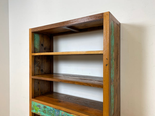 Boatwood by WMK I Nachhaltiges handgefertigtes Bücherregal aus altem Bootsholz I Teakholz massiv I Bücherschrank Regal Highboard Holzregal Küchenregal Raumtrenner Loft Bootsmöbel I Berlin Rostock Köln