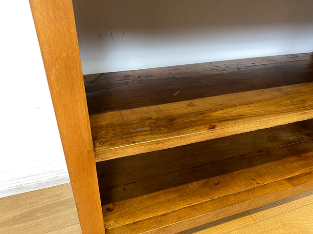 Boatwood by WMK I Nachhaltiges handgefertigtes Bücherregal aus altem Bootsholz I Teakholz massiv I Bücherschrank Regal Highboard Holzregal Küchenregal Raumtrenner Loft Bootsmöbel I Berlin Rostock Köln