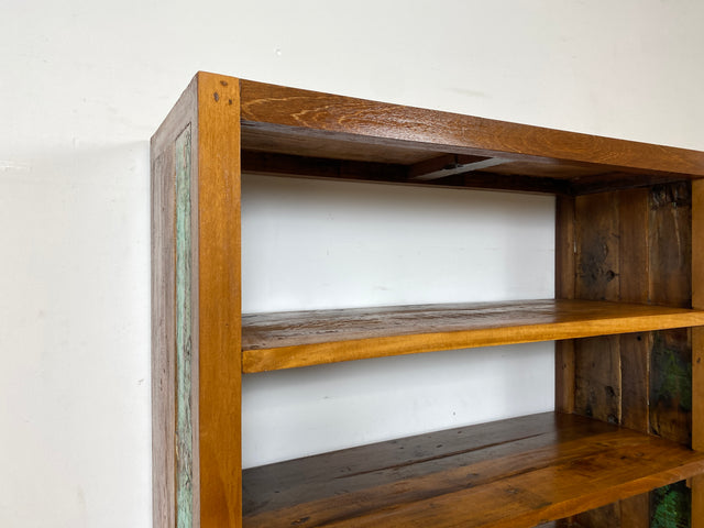 Boatwood by WMK I Nachhaltiges handgefertigtes Bücherregal aus altem Bootsholz I Teakholz massiv I Bücherschrank Regal Highboard Holzregal Küchenregal Raumtrenner Loft Bootsmöbel I Berlin Rostock Köln
