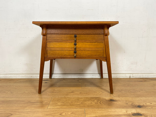 WMK Formschöne und gut erhaltene kleine antike Kommode aus vollem Holz mit Schubladen und schönen Messinggriffe # Schubladenkommode Wäschekommode Schrank Wickelkommode Flurkommode Jugendstil Vintage
