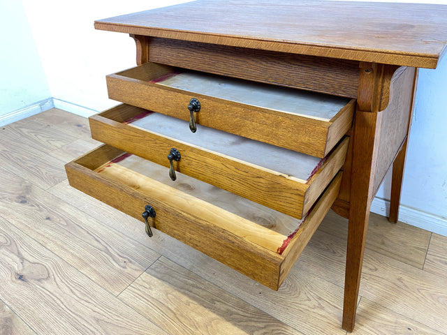 WMK Formschöne und gut erhaltene kleine antike Kommode aus vollem Holz mit Schubladen und schönen Messinggriffe # Schubladenkommode Wäschekommode Schrank Wickelkommode Flurkommode Jugendstil Vintage