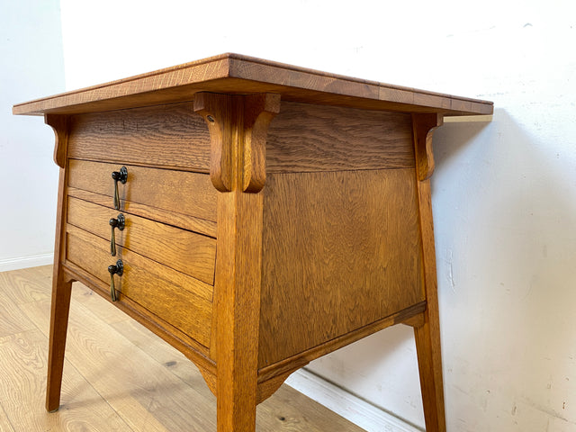 WMK Formschöne und gut erhaltene kleine antike Kommode aus vollem Holz mit Schubladen und schönen Messinggriffe # Schubladenkommode Wäschekommode Schrank Wickelkommode Flurkommode Jugendstil Vintage