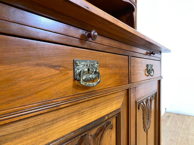 WMK I Wunderschöne Jugendstil Anrichte aus massiver Eiche mit Glastüren & Schubladen, um 1910 I Buffet Büfett Küchenanrichte Kredenz Geschirrschrank Küche Vitrine Schrank Vintage Antik Magdeburg Bonn