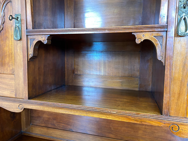 WMK I Wunderschöne Jugendstil Anrichte aus massiver Eiche mit Glastüren & Schubladen, um 1910 I Buffet Büfett Küchenanrichte Kredenz Geschirrschrank Küche Vitrine Schrank Vintage Antik Magdeburg Bonn