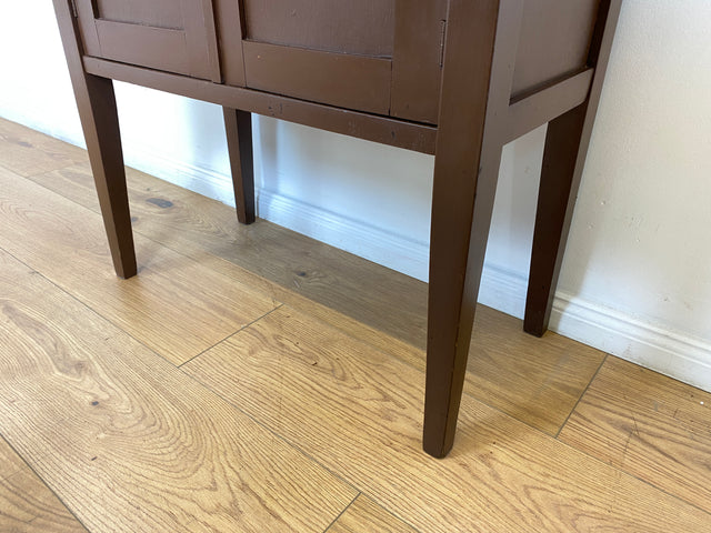 WMK # Hübsche kleine 1930er Jahre Art Deco Kommode aus vollem Holz mir großem Fach, original Messinggriffen und braun angestrichen # Kommödchen Schränkchen Flurkommode Beistelltisch Garderobe Vintage