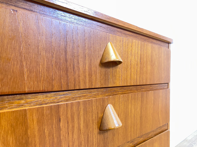 WMK I Formschöne kleine skandinavische Mid-Century Kommode aus vollem Holz in Teak mit Schubladen # Schrank Nachtisch Schubladen Wäsche Flur 50er 60er Vintage Danish Design Teakholz Berlin Bochum Köln
