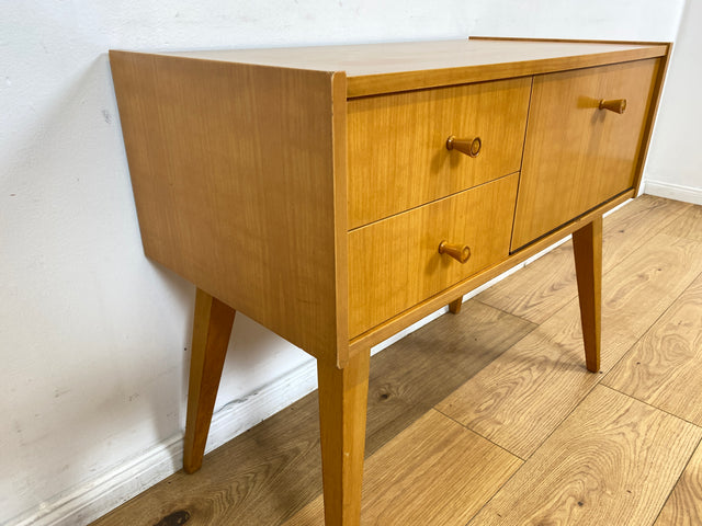 WMK I Stilvolle kleine helle Mid-Century Kommode aus 1966 in Birnbaum mit Schubladen I Lowboard Sideboard Wäschekommode Beistelltisch Nachttisch TV Bank VEB DDR Vintage Retro 60er Berlin Leipzig Köln