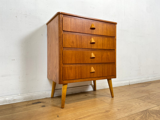 WMK I Formschöne kleine skandinavische Mid-Century Kommode aus vollem Holz in Teak mit Schubladen # Schrank Nachtisch Schubladen Wäsche Flur 50er 60er Vintage Danish Design Teakholz Berlin Bochum Köln