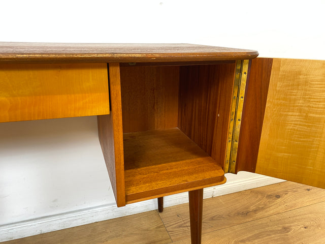 WMK I Formschöner kleiner Mid-Century Schreibtisch Modell Dominia von VEB Heidenau I Desk Frisierkommode Computertisch Kinderschreibtisch Schminktisch Sekretär Rockabilly Vintage 60er Berlin Jena Bonn