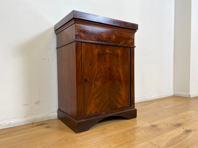 WMK I Wunderschöne kleine antike Kommode aus vollem Holz in Mahagoni mit Schublade und Klappe I Schrank Flurkommode Wäschekommode Konsole Phonoschrank Biedermeier Vintage Berlin Stuttgart Düsseldorf