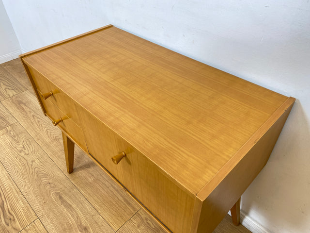 WMK I Stilvolle kleine helle Mid-Century Kommode aus 1966 in Birnbaum mit Schubladen I Lowboard Sideboard Wäschekommode Beistelltisch Nachttisch TV Bank VEB DDR Vintage Retro 60er Berlin Leipzig Köln