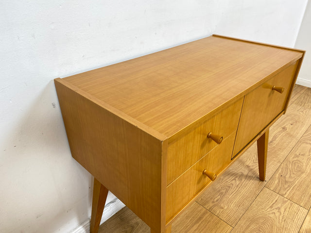 WMK I Stilvolle kleine helle Mid-Century Kommode aus 1966 in Birnbaum mit Schubladen I Lowboard Sideboard Wäschekommode Beistelltisch Nachttisch TV Bank VEB DDR Vintage Retro 60er Berlin Leipzig Köln
