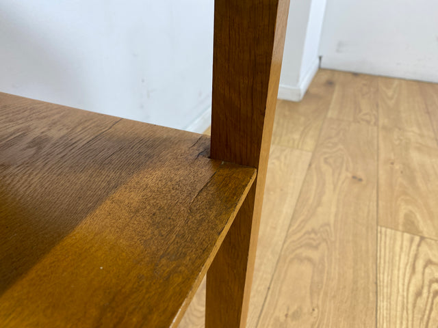 WMK I Sehr hübsche kleine nordische Mid-Century Kommode aus Eichenholz , handverziert, mit Schubladen & Ablage I Flurkommode Beistelltisch Telefontisch Nähtisch Nähkommode Schminktisch Vintage Berlin