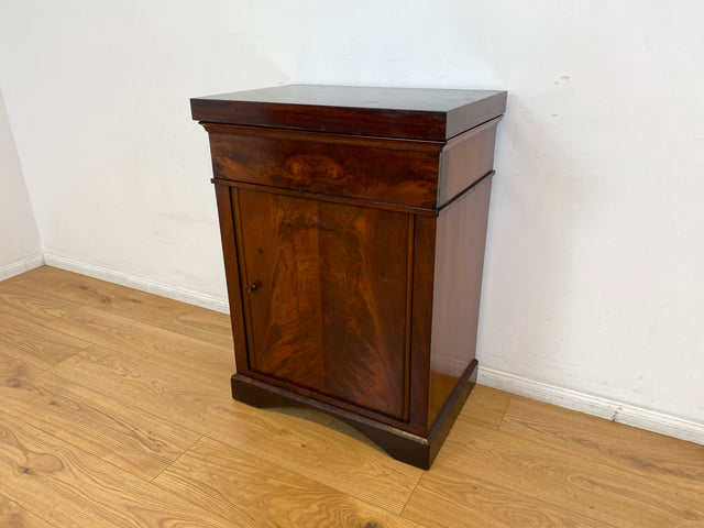 WMK I Wunderschöne kleine antike Kommode aus vollem Holz in Mahagoni mit Schublade und Klappe I Schrank Flurkommode Wäschekommode Konsole Phonoschrank Biedermeier Vintage Berlin Stuttgart Düsseldorf