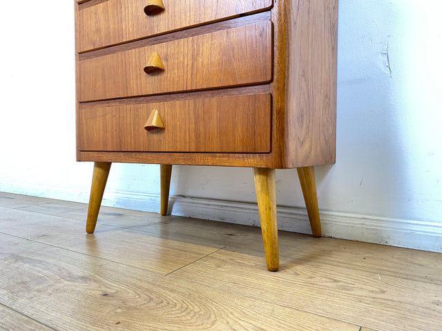 WMK I Formschöne kleine skandinavische Mid-Century Kommode aus vollem Holz in Teak mit Schubladen # Schrank Nachtisch Schubladen Wäsche Flur 50er 60er Vintage Danish Design Teakholz Berlin Bochum Köln