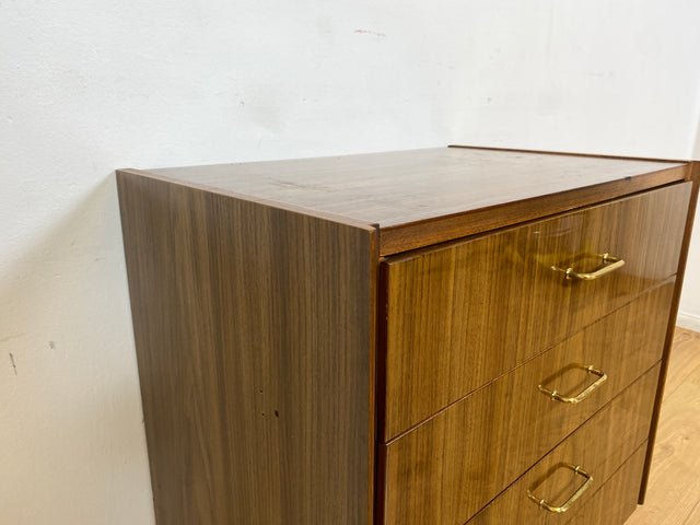 WMK I Hübsche kleine dunkle 70er Jahre DDR Kommode mit Schubladen , formschönen Messinggriffen & Metallfüßen I Schränkchen Tisch Nacht Wäsche Flur Beistell Bad Retro Vintage VEB Berlin Hamburg Bochum