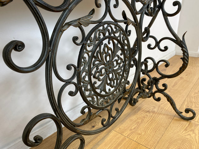 WMK # Eleganter und gut erhaltener Konsolentisch aus formschöner Holztischplatte auf kunstvollem antikem Metallgestell # Konsole Metallkonsole Ablage Tisch Beistelltisch Flurkommode Gusseisen Vintage