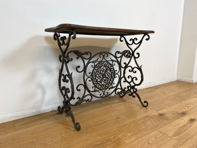 WMK # Eleganter und gut erhaltener Konsolentisch aus formschöner Holztischplatte auf kunstvollem antikem Metallgestell # Konsole Metallkonsole Ablage Tisch Beistelltisch Flurkommode Gusseisen Vintage